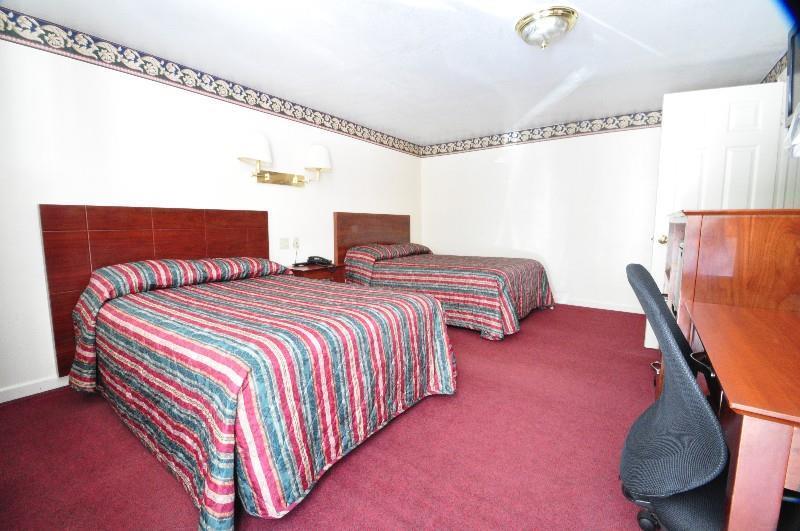 Passport Inn & Suites Chaplin Room photo