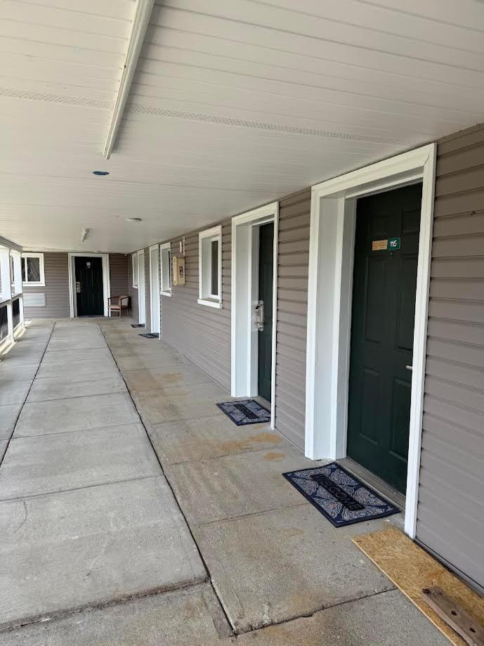 Passport Inn & Suites Chaplin Exterior photo