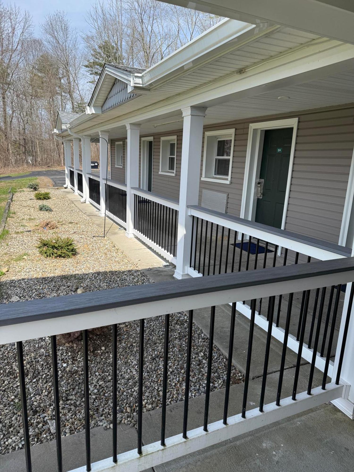 Passport Inn & Suites Chaplin Exterior photo